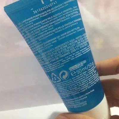 Review sữa rửa mặt cho da mụn và nhạy cảm La Roche-Posay Effaclar Purifying Foaming Gel