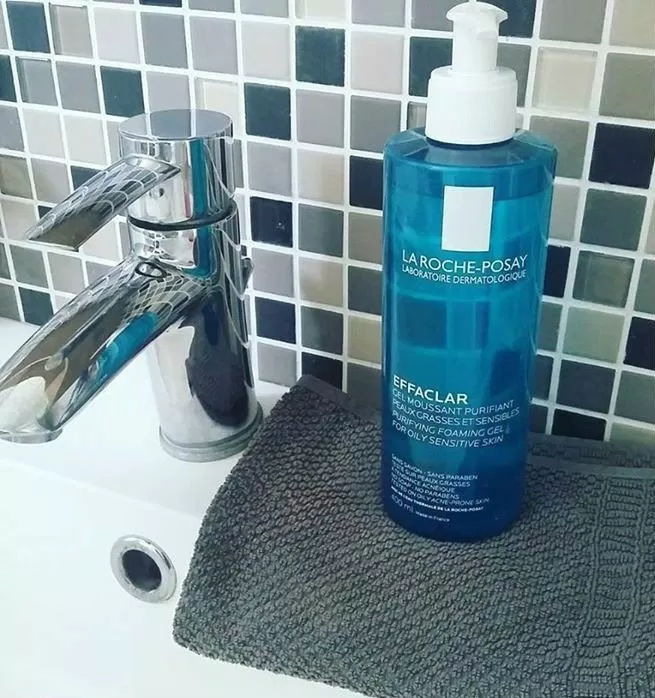 Review sữa rửa mặt cho da mụn và nhạy cảm La Roche-Posay Effaclar Purifying Foaming Gel
