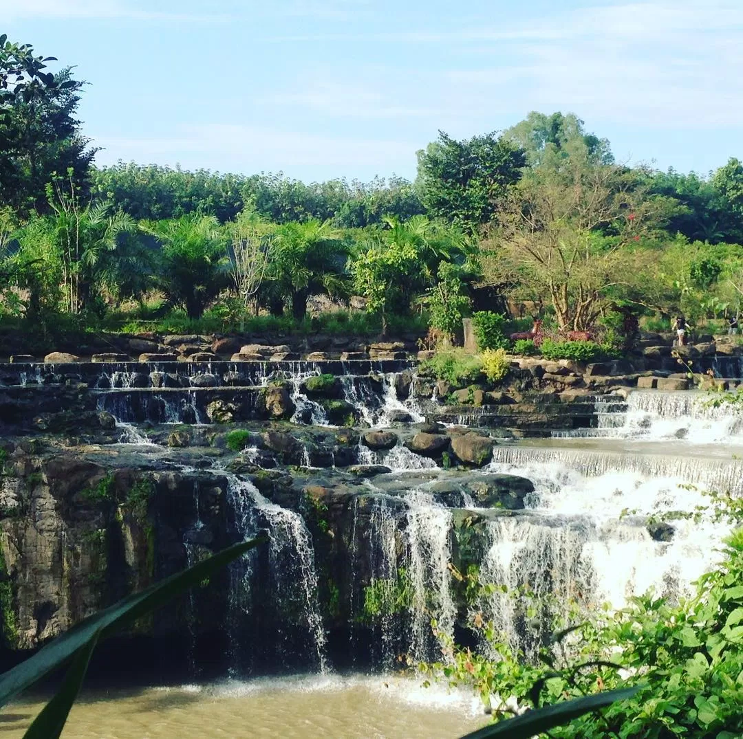 Khu du lịch Thác Đá Hàn
