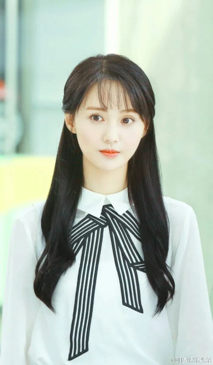 Top 5 Tiểu Hoa sau năm 90 được Weibo đánh giá cao nhất CBIZ Châu Đông Vũ Cổ Lực Na Trát Hoa ngữ Quan Hiểu Đồng tiêu hóa Top Diễn xuất Top Nhân Khí Top Nhan sắc Top Tài Nguyên Trịnh Sảng Xuân Hạ