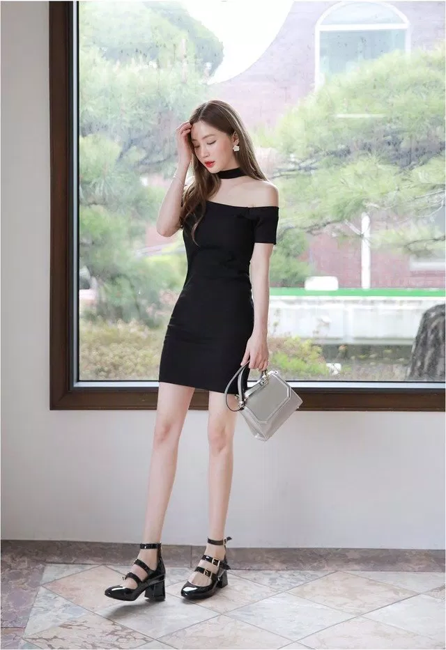 Đầm trễ vai choker