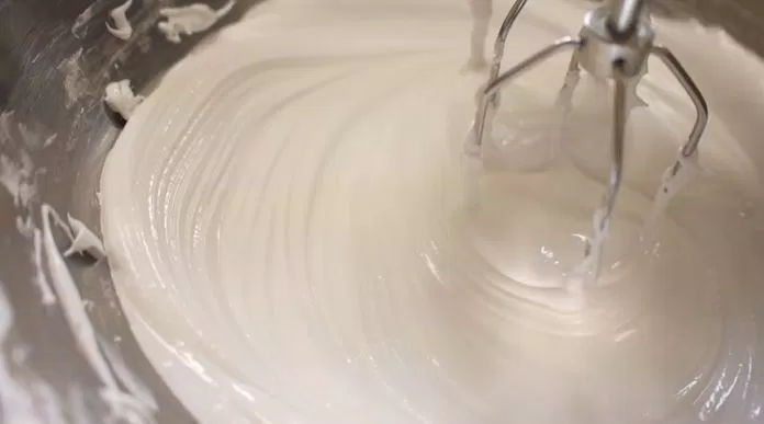 Cách làm bánh Meringue thơm ngon và đáng yêu từ lòng trắng trứng - BlogAnChoi