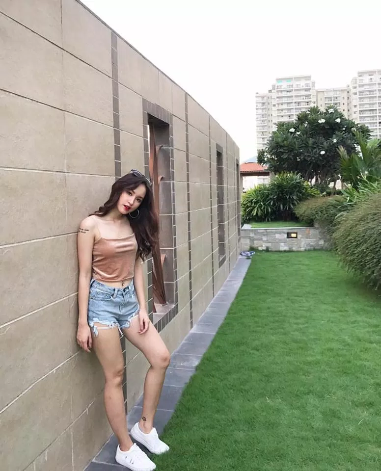 Áo crop-top