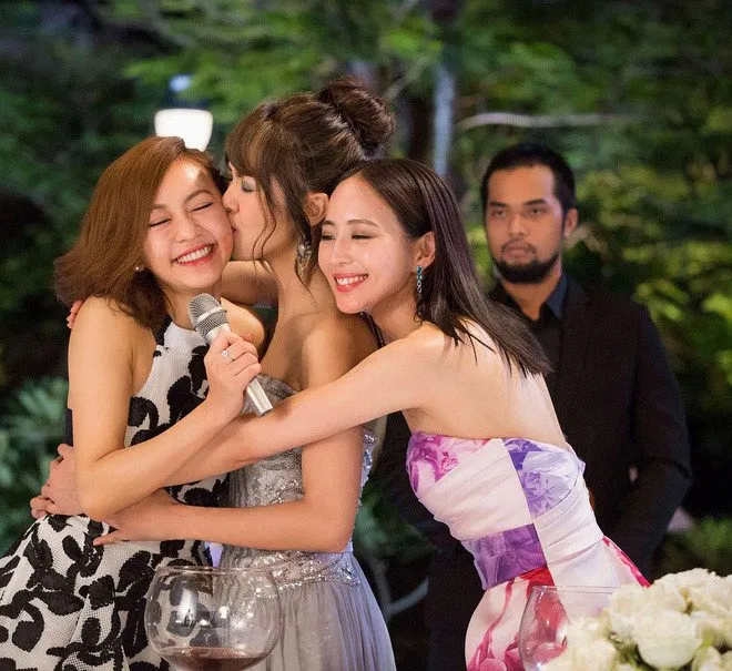 Những Cô Gái và Gangsters