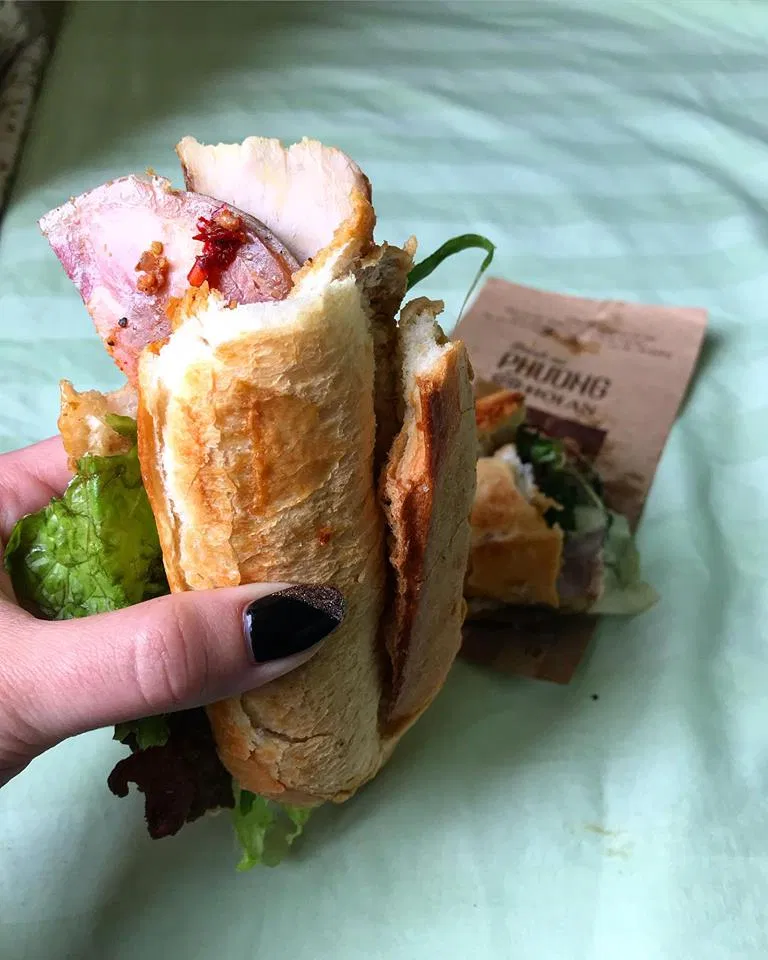 Bánh mì Phượng