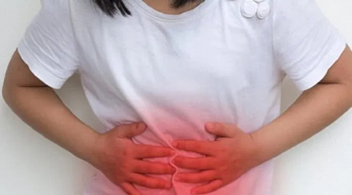 đau bụng âm ỉ quanh rốn