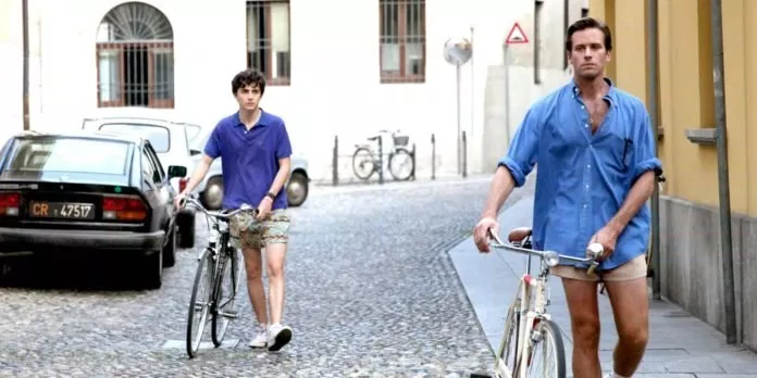 Elio và Oliver cùng đạp xe