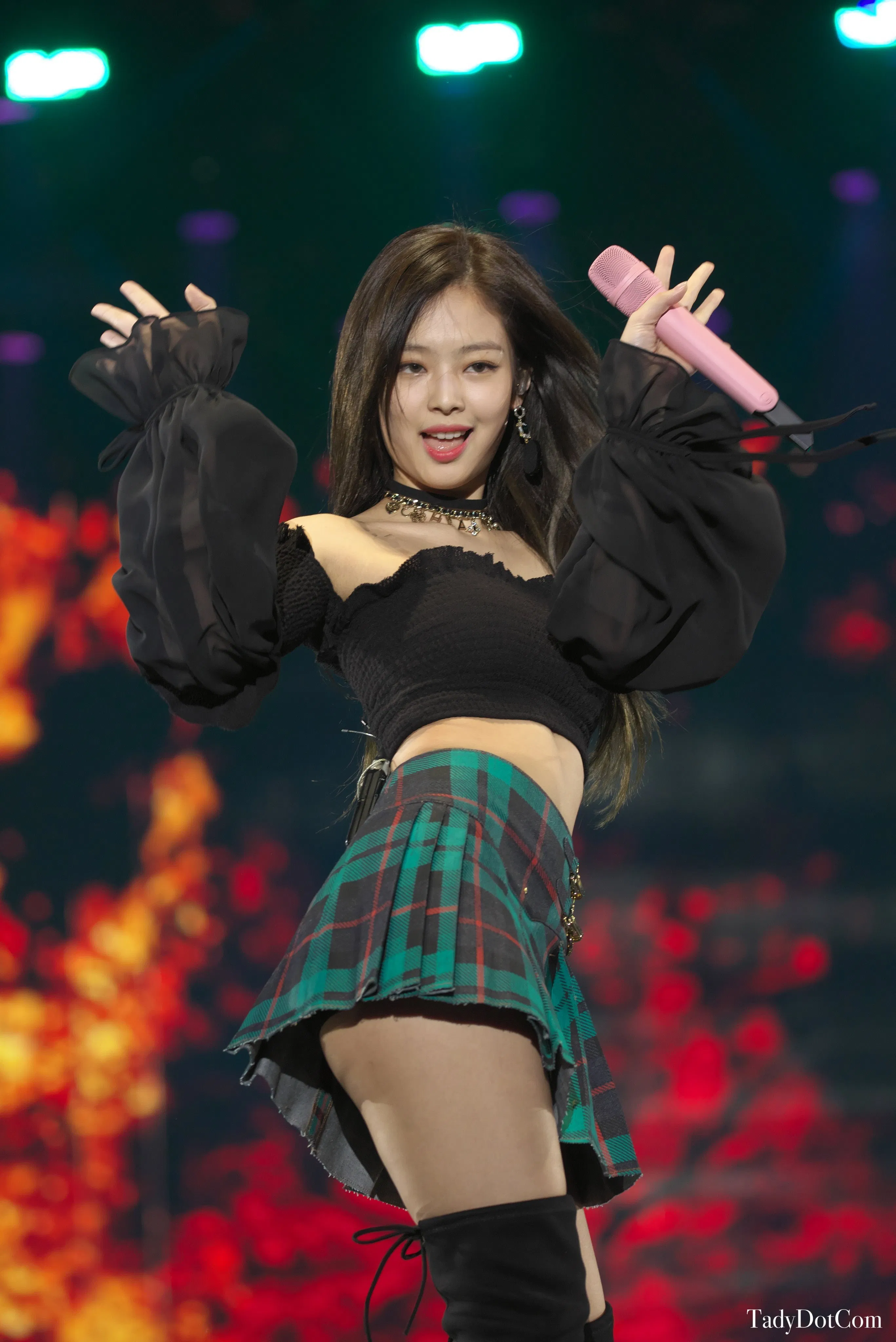jennie-black pink