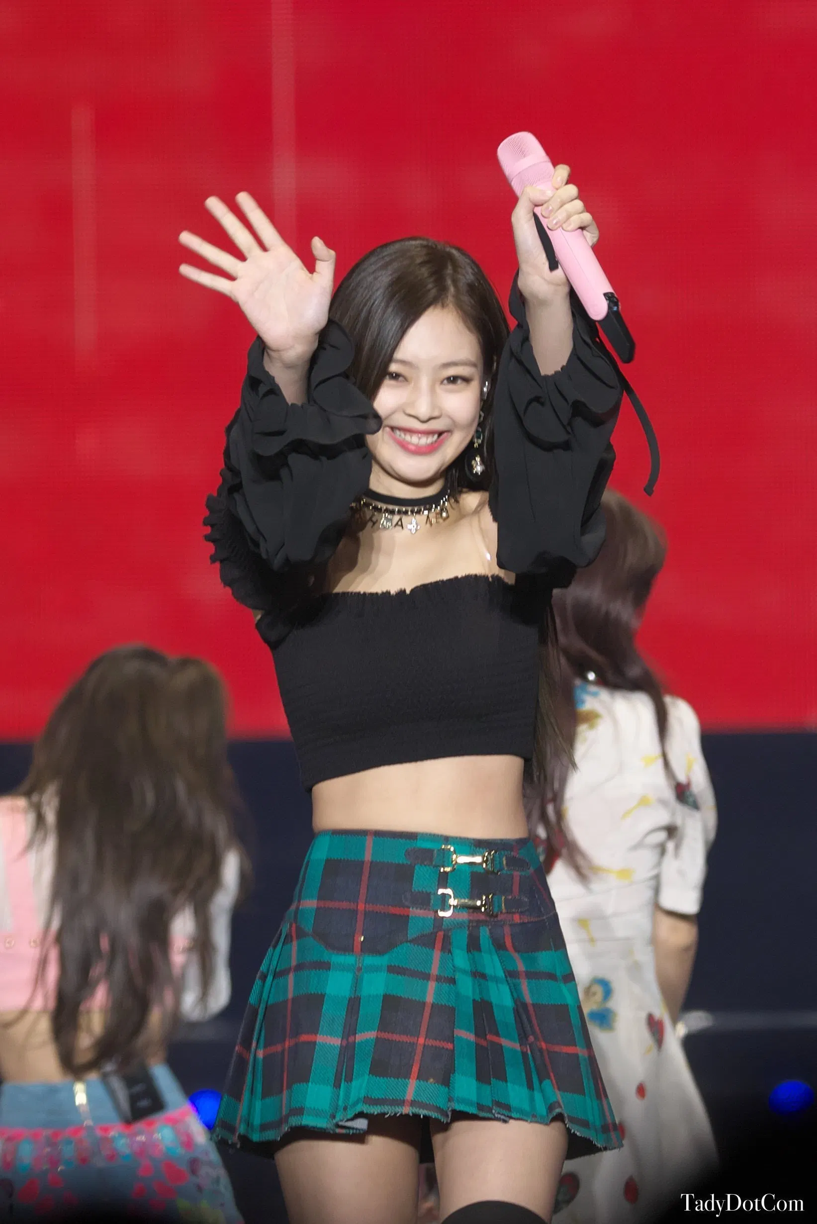 jennie-black pink