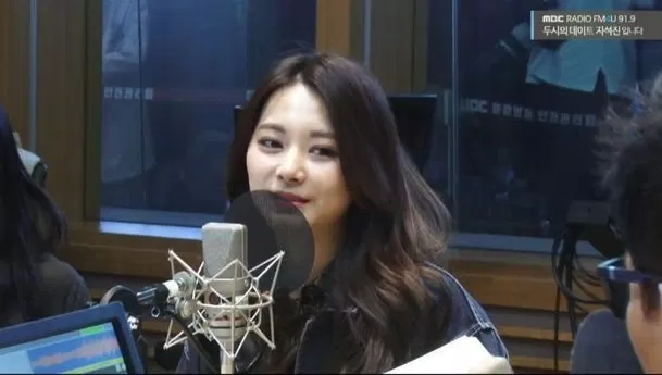 TWICE chia sẻ những mẩu chuyện nhỏ thú vị về các thành viên trên sóng radio