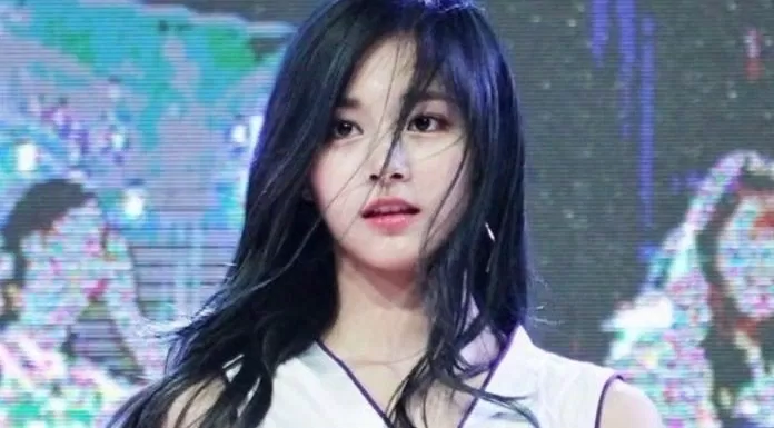 TWICE chia sẻ những mẩu chuyện nhỏ thú vị về các thành viên trên sóng radio