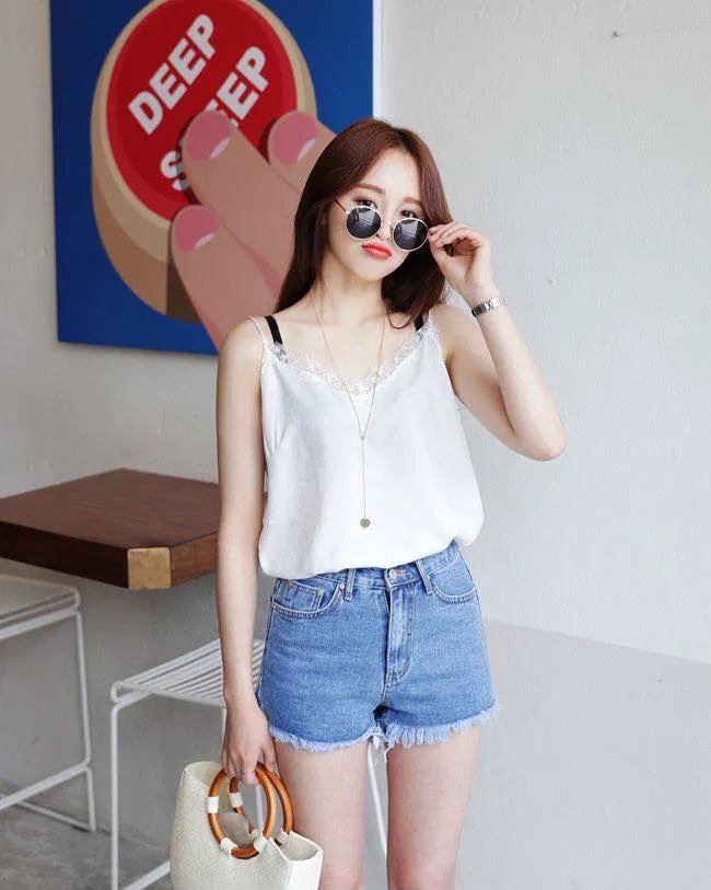 Cách phối đồ với áo hai dây