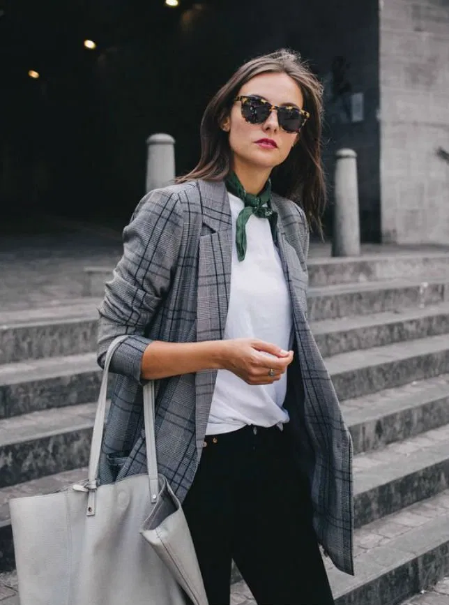 blazer caro xám