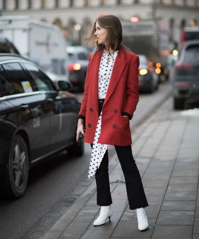 blazer đỏ