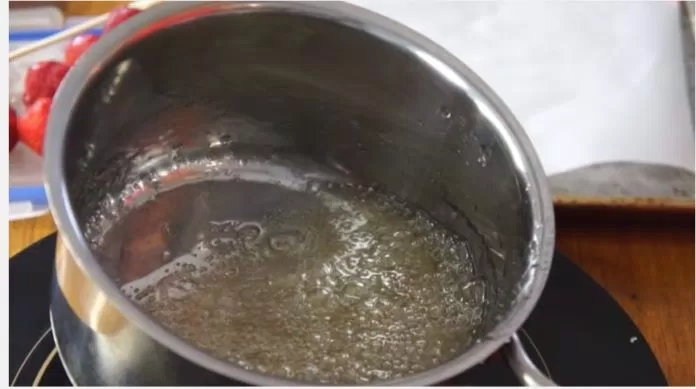 Cách làm dâu tây ngào đường xiên que siêu dễ làm cách làm dâu tây ngào đường công thức nấu ăn dâu tây ngào đường emmymadeinjapan học nấu ăn Món ăn vặt món ăn vặt ngon tanghulu
