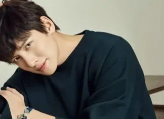 "Lý Thấm: Nguyên nhân khiến sự nghiệp mờ nhạt vì thiếu sắc và hương" 13 "Lý Thấm: Nguyên nhân khiến sự nghiệp mờ nhạt vì thiếu sắc và hương" 1