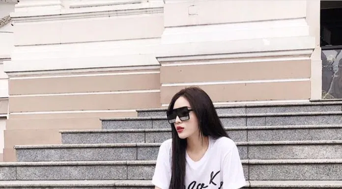 Kính mắt mùa hè