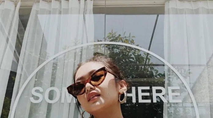 Kính mắt mùa hè