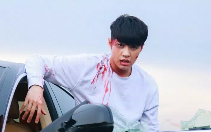 chạm khẽ tim anh một chút thôi