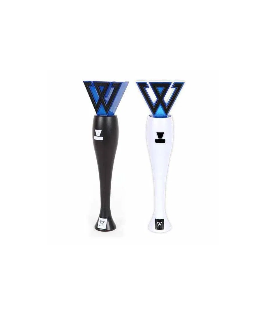 69 lightstick có thời gian chiếu sáng dài nhất KPOP. Nhà bạn đứng thứ bao nhiêu? (G)I-DLE 2PM AB6IX Abyeolbong Agabong Angelbong AOA Apink April Armybomb ASTRO ASTRO Robongie ATEEZ B1A4 Bamhaneulbong Banditbong Bangbong Bbyongbong BIGBANG Black Pink Block B Bo ong BoA BTOB BTS Byeolbitbong Byeolbong Byeollangbong CandybongZ caratbong Chanttobong Cherry Bullet Cherrygun Chiyeolbong Chungha CIX cosmic girls Danibong Dearmybong Eribong EXO GFRIEND Golden Child GOT7 Ha Sung Woon Haengbong Hallabong Highlight Honeybong Hwang Chiyeul IkeTtaIrangie iKON Infinite IU IZ*ONE JBJ95 Jeong Sewoon Jigubong Jung Seung Hwan k.will Kang Daniel Kebongie Kim Jaehwan Kimmanbong Kkulbong Konbat Lee Chan Won Lee Jin Hyuk Lightiny lightstick Lovbong lovelyz Mamamoo Merrybong Meummwonbomb Mikebong Miyabong Moabong MOMOLAND Monfoongie Monsta X Moobong myname Nablebong Nachimbong Napalbong NCT Neverbong NUEST Oh My Girl Ong Seong Wu Pandabong Park Ji Hoon Pentagon Ppoobong Ppyongibong Red Velvet Robongie Runbong Samuel Sarangnibong Saseumbong Seventeen SF9 Shatingstar SHINee SNSD Stray kids Sunmi Super Junior Superbong SuperM Taebongie Taesaja Teen Top TVXQ Twice TXT Up10tion USbong Vbong Vickeybong VICTON VIXX VIXX Byeolbitbong Wanna One Winbong Windeugaebi Winglight Wujujeongbong Yeobong Yunibong