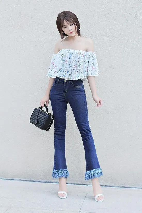 áo trễ vai hoa nhí