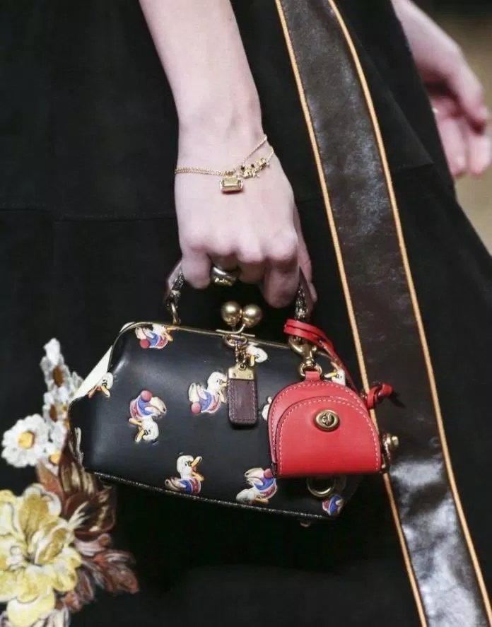 Cách đeo túi mini bag