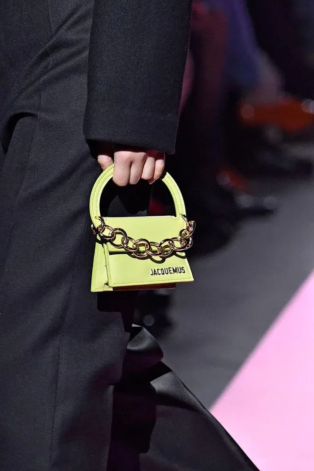 Cách đeo túi mini bag