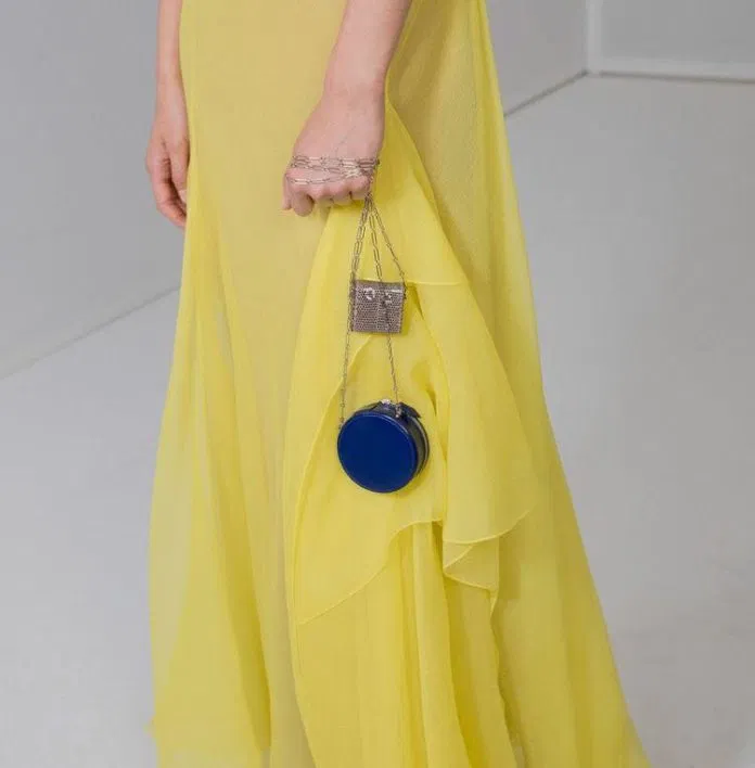 Cách đeo túi mini bag
