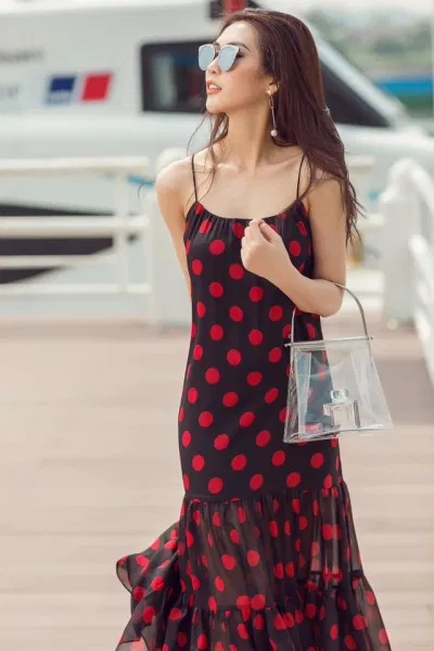 Đầm chấm bi