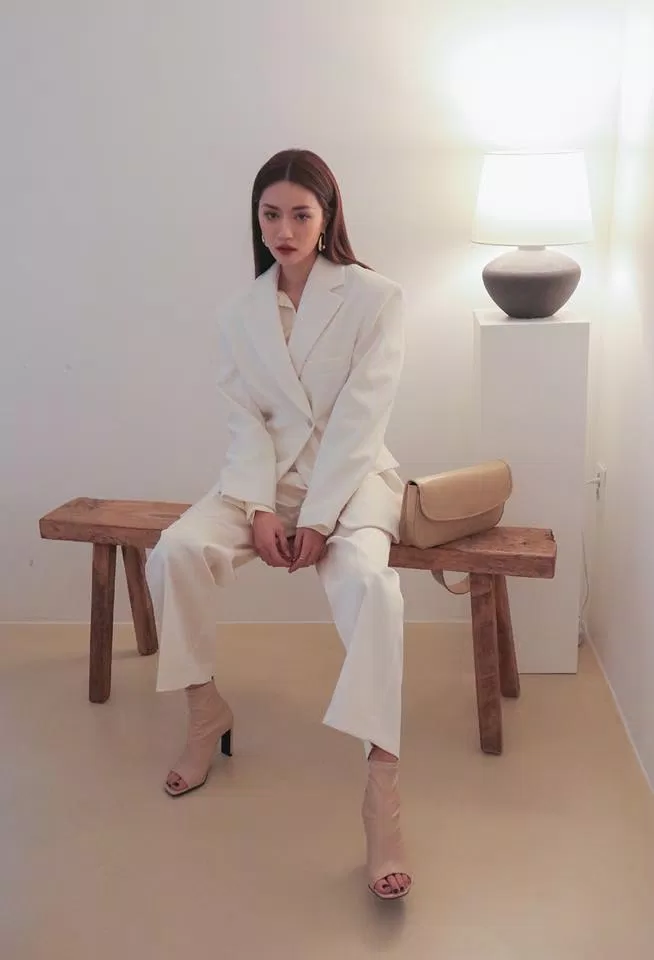 Quần dài nữ màu trắng