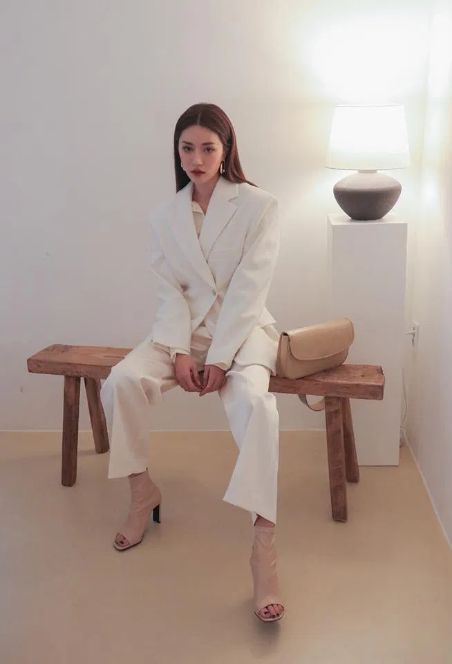 Quần dài nữ màu trắng