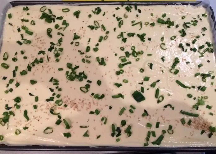 Bánh bông lan mặn cuộn ruốc cá