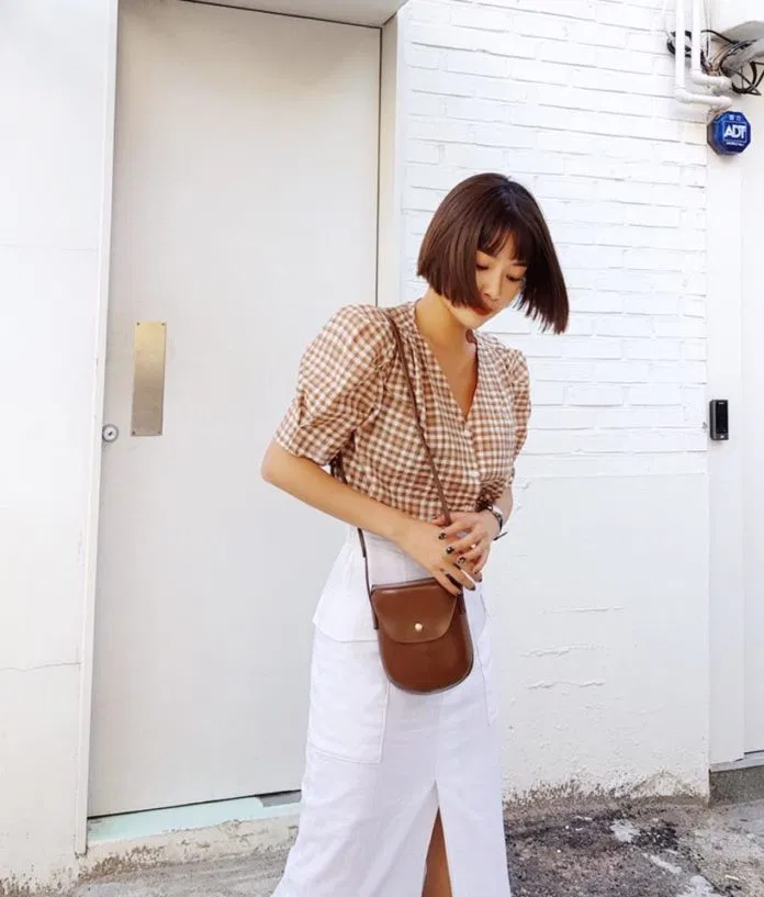 Chân váy xẻ tà trước