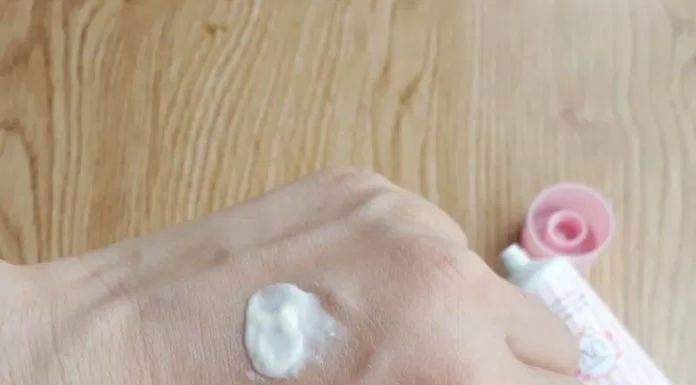 Review kem chống nắng Naris Parasola UV Cut Gel SPF 50+ 23 Review kem chống nắng Naris Parasola UV Cut Gel SPF 50+ PA++++ - BlogAnChoi