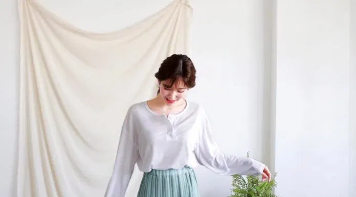 5 combo giúp nàng mặc đẹp khi đi du lịch Đà Lạt áo khoác áo thun áo thun dài tay chân váy midi Combo khi đi du lịch Đà Lạt quần jeans quần ống rộng quần short váy hoa vintage xu hướng thời trang