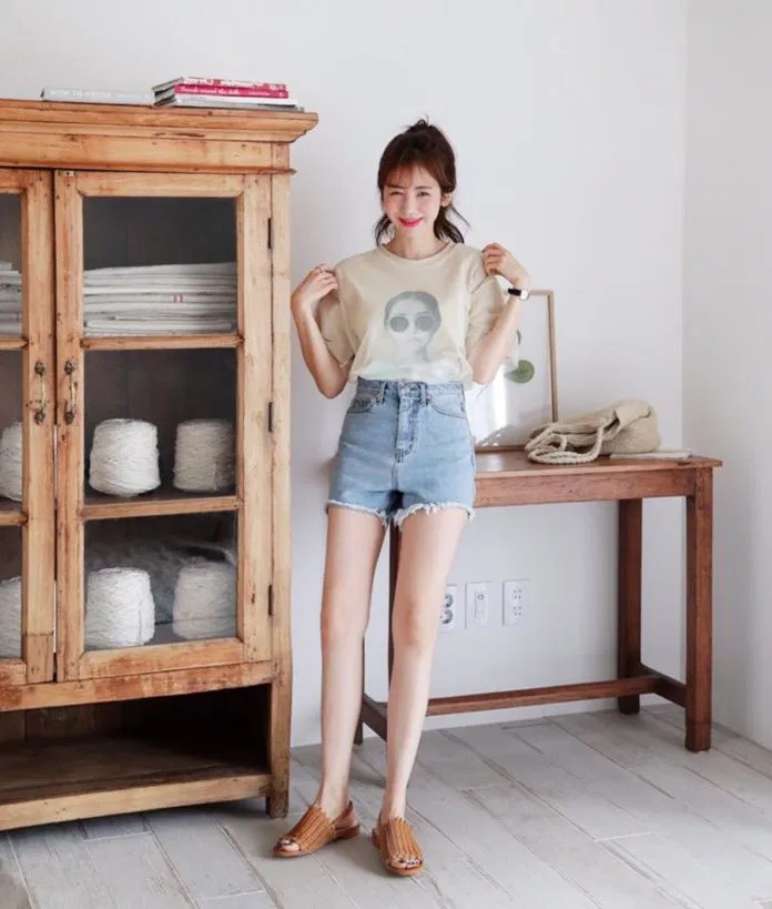 Dép quai hậu nữ