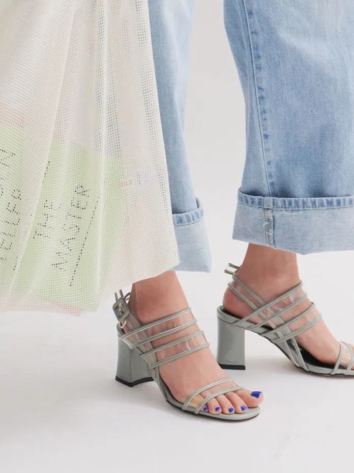 Dép quai hậu nữ