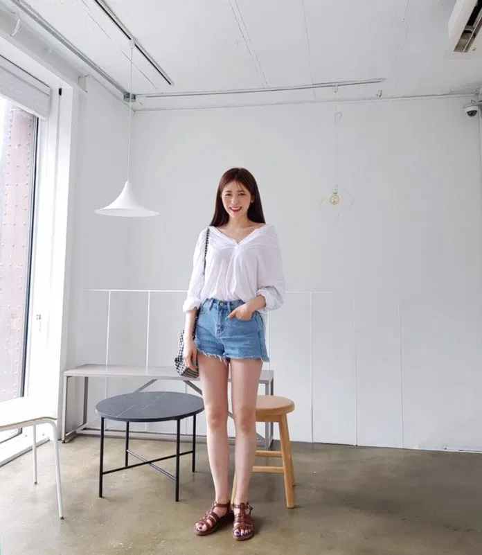 Dép quai hậu nữ