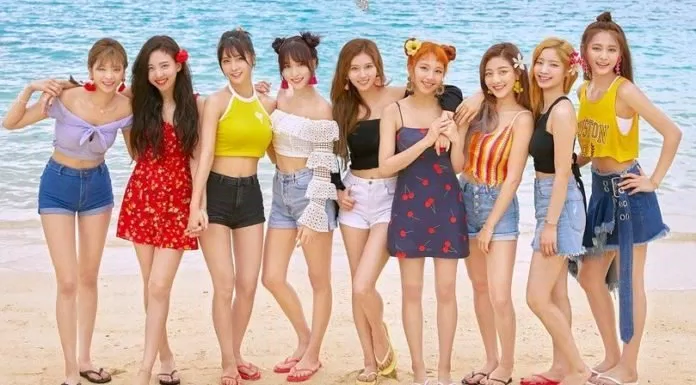 Huỷ concert tại Malaysia, TWICE cùng ONCE khóc ngất tại sân bay