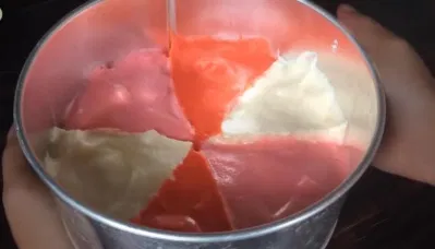 Bánh bông lan tạo hình ombre