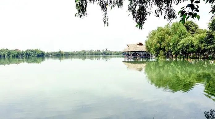 hồ nước