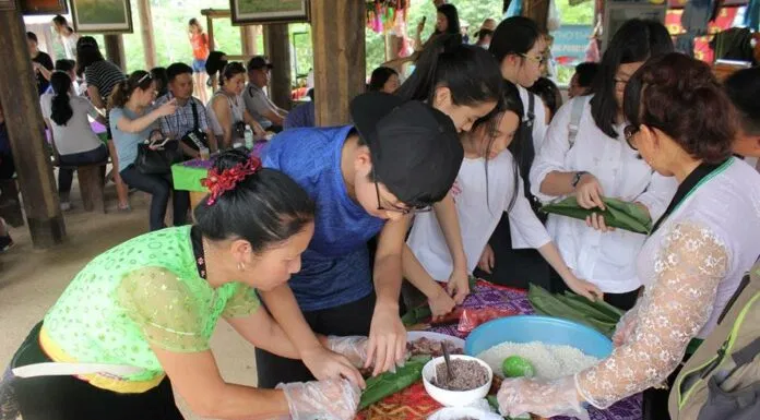làng văn hóa