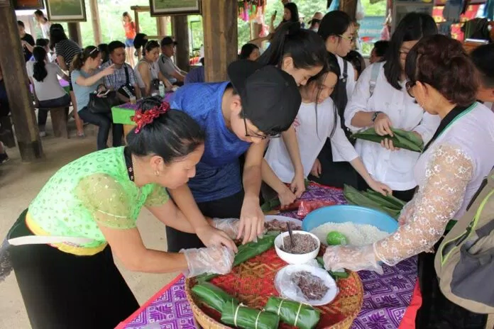 làng văn hóa