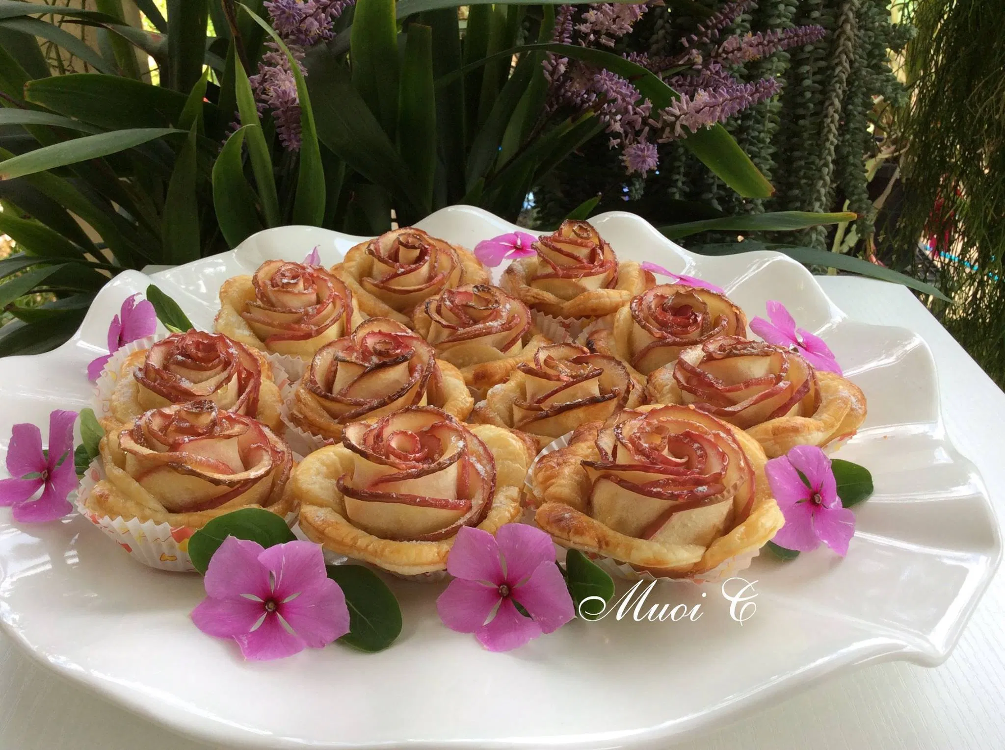 Bánh táo hoa hồng