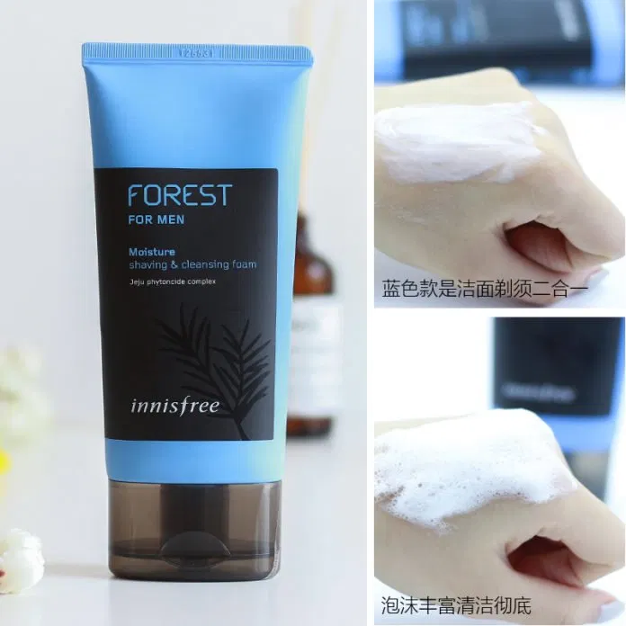 Lớp kem trắng đục, dễ dàng tạo bọt, giúp apply dịu nhẹ trên da và đi sâu vào từng lỗ chân lông để lấy sạch bụi bẩn, tạp chất, bã nhờn. (ảnh: Internet) Lớp kem trắng đục, dễ dàng tạo bọt, giúp apply dịu nhẹ trên da và đi sâu vào từng lỗ chân lông để lấy sạch bụi bẩn, tạp chất, bã nhờn. (ảnh: Internet)