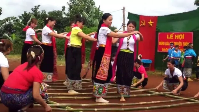 Làng văn hóa du lịch