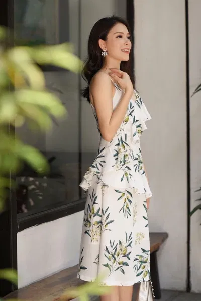 Đầm đẹp đi đám cưới