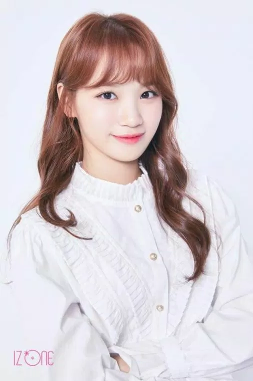 izone profile kim chaewon izone kim chaewon