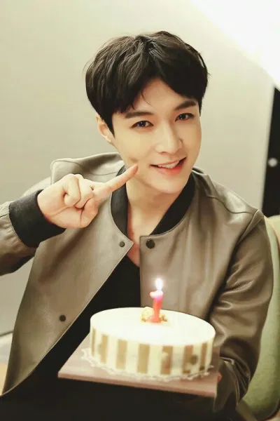 Lay EXO