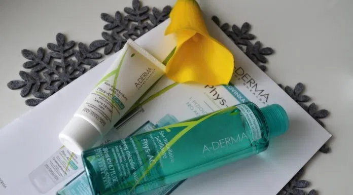 Sữa rửa mặt A-Derma Phys-AC Gel Moussant Purifiant là dạng gel nên làm sạch từng lỗ chân lông và cung cấp độ ẩm mượt cho da. (ảnh: Internet) Sữa rửa mặt A-Derma Phys-AC Gel Moussant Purifiant là dạng gel nên làm sạch từng lỗ chân lông và cung cấp độ ẩm mượt cho da. (ảnh: Internet)